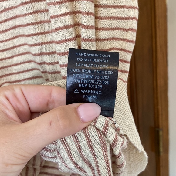 NWOT Wishlist Short Sleeve Top - Picture 5 of 5